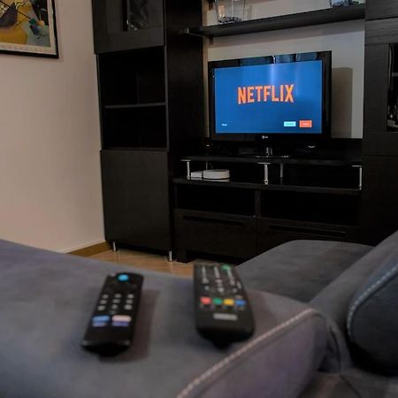 Casa Spezia - Metro Vicina, Wi-Fi Rapido & Netflix Apartment Turin Bagian luar foto