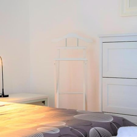 Casa Spezia - Metro Vicina, Wi-Fi Rapido & Netflix Apartment Turin Bagian luar foto