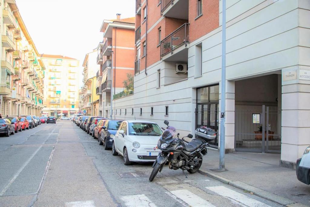 Casa Spezia - Metro Vicina, Wi-Fi Rapido & Netflix Apartment Turin Bagian luar foto