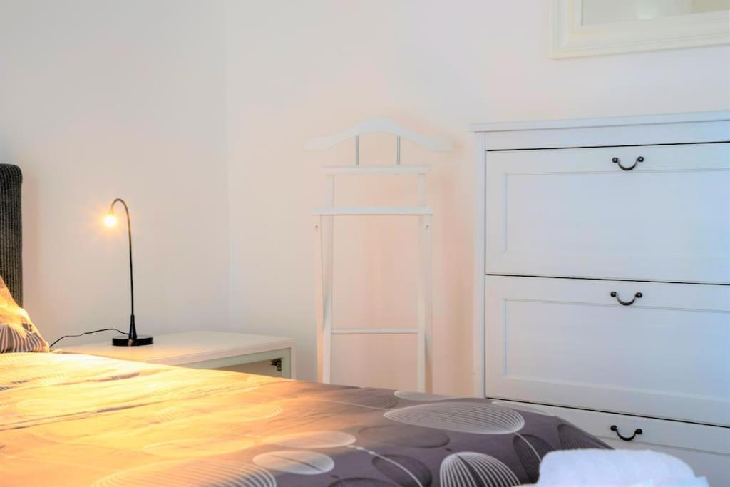 Casa Spezia - Metro Vicina, Wi-Fi Rapido & Netflix Apartment Turin Bagian luar foto