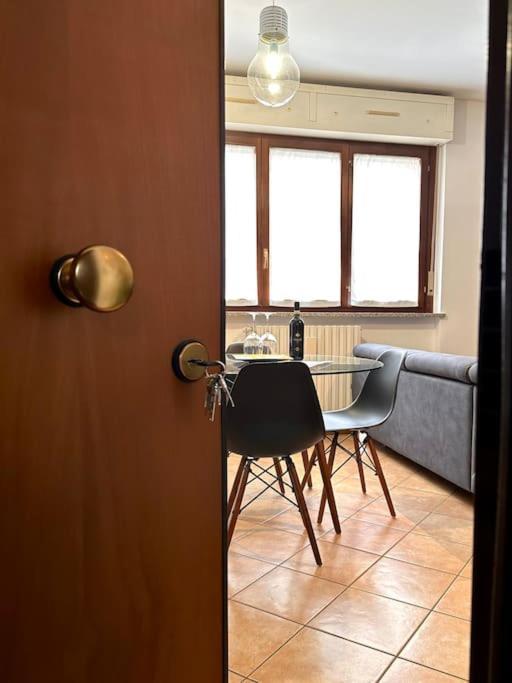 Casa Spezia - Metro Vicina, Wi-Fi Rapido & Netflix Apartment Turin Bagian luar foto