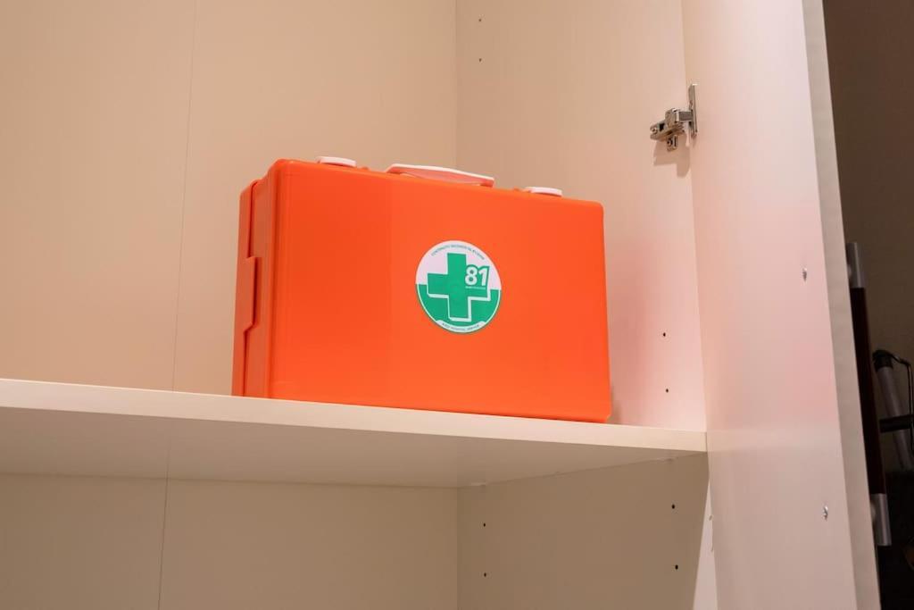 Casa Spezia - Metro Vicina, Wi-Fi Rapido & Netflix Apartment Turin Bagian luar foto